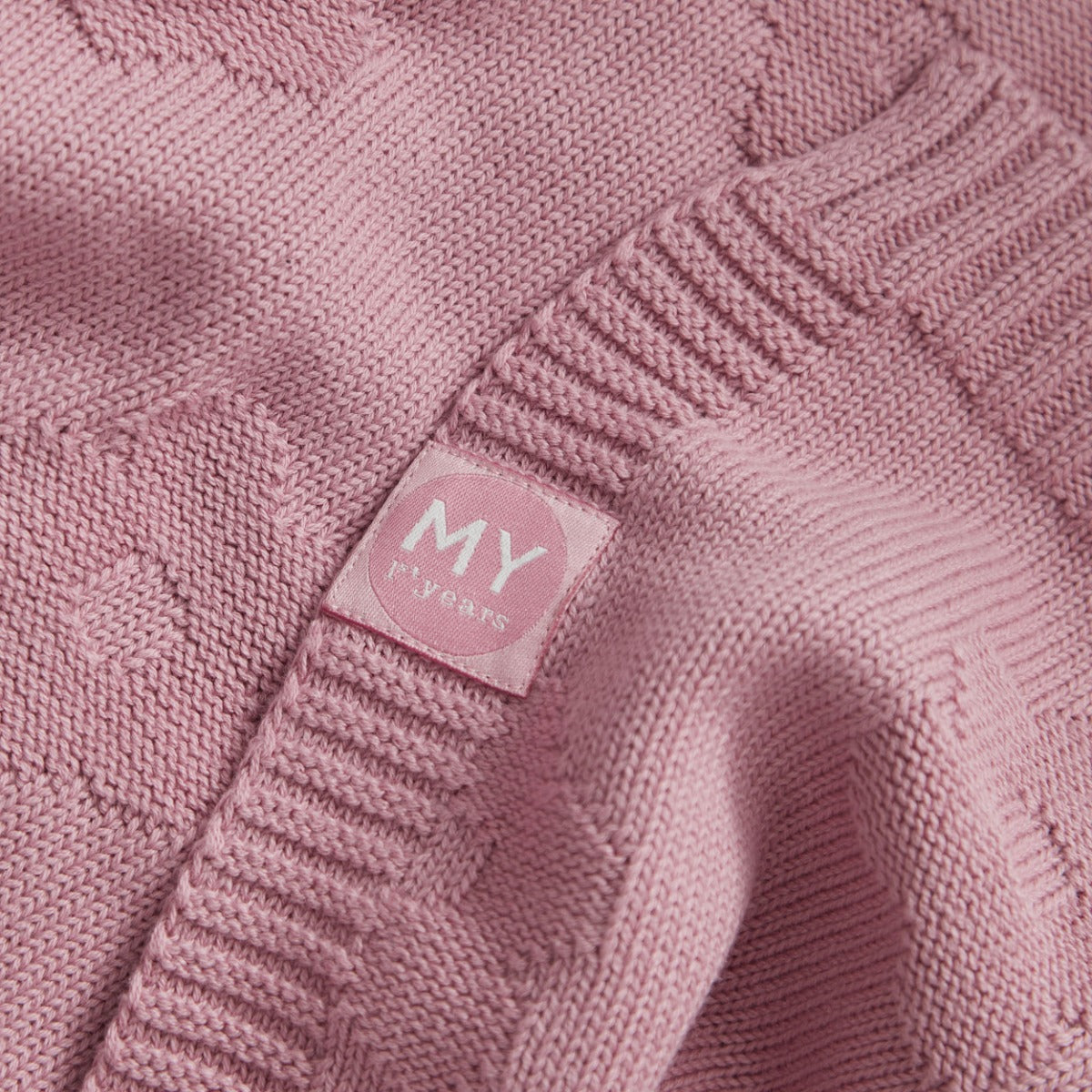 Personalised Raspberry Ripple Flower Jacquard Blanket