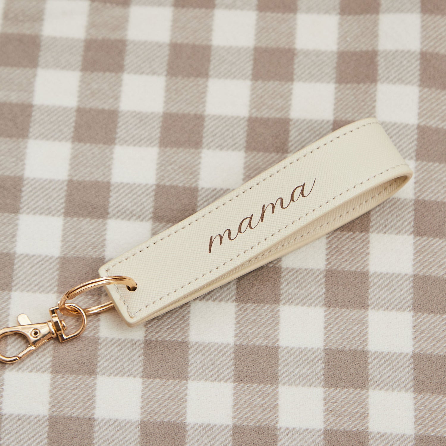 Personalised Mama Neutral Oyster Keyring