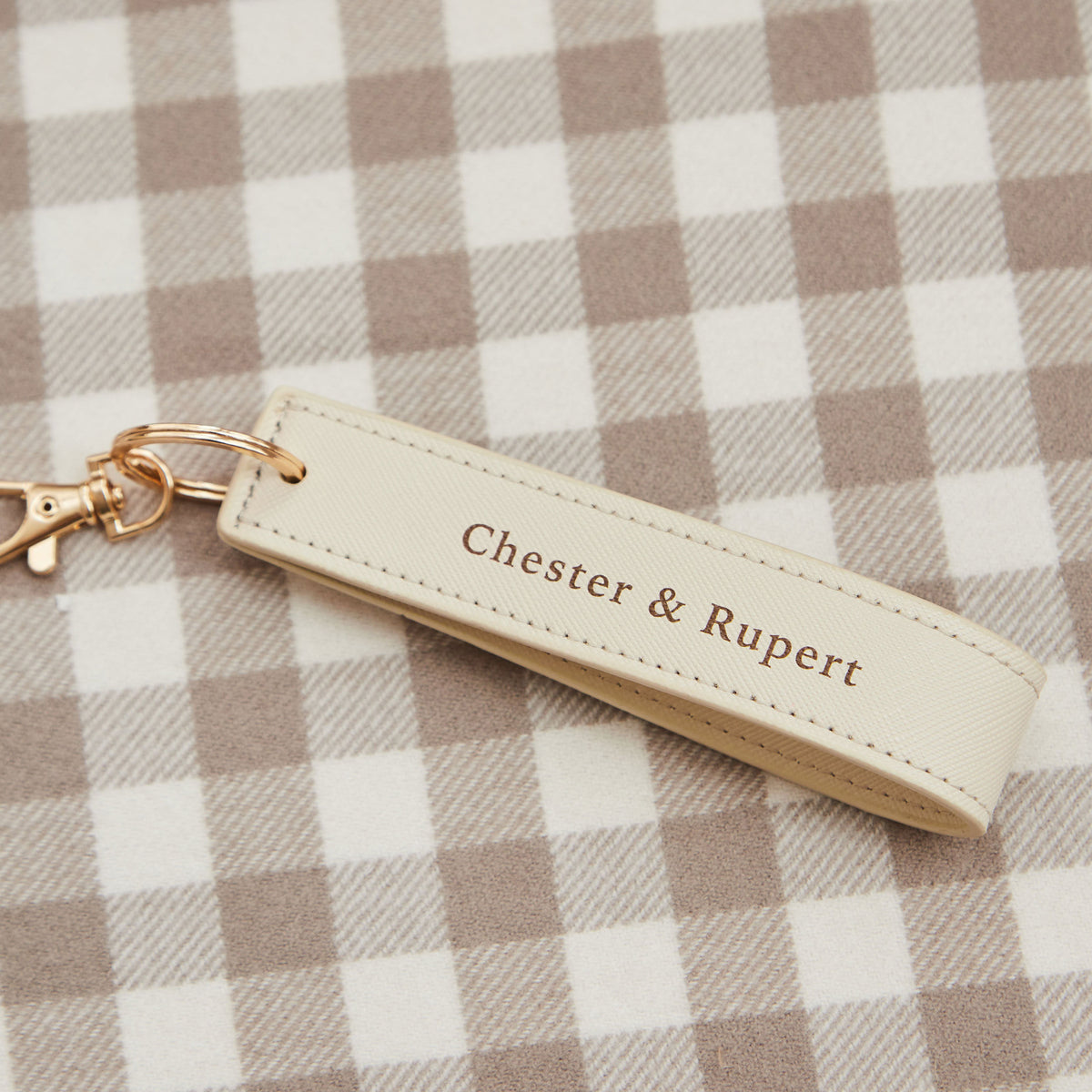 Personalised Mama Neutral Oyster Keyring